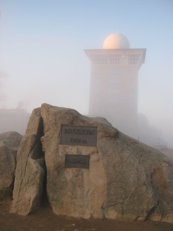 2009-10-29 Brocken (06) summit and building